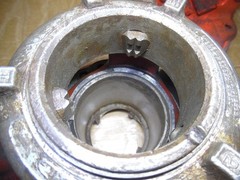 31 + #,s RIDGID 65-R PIPE THREADER 1&Prime; to 2&Prime; CAPACITY & USA VISE 1/8&Prime; to 2 1/2&Prime;