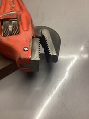 Ridgid Tools 18&rdquo; Heavy Duty 90&deg; Offset Pipe Wrench NOTE Hook Jaw Has Chipped End