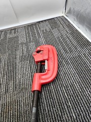 WESTWARD 3CYV3 Pipe Cutter Cutting Capacity Std Wheel Cutter 1/8&Prime; &ndash; 2&Prime; Red
