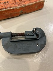 Vintage Trimo Tube Cutter Pocket Size 1-No. 100 Standard Box Roxbury, Mass.