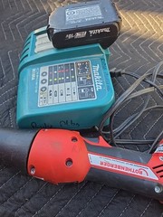 rothenberger press tool 16001 With 1/2-3/4&1&Prime;jaws Two Batteries & Charger