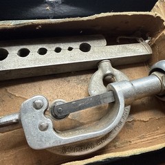 VINTAGE IMPERIAL BRASS TOOLS TUBING PIPE CUTTER &ndash; 212 F &ndash; USA &ndash; TUBE CONDUIT 147