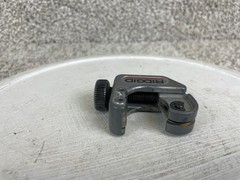 Ridgid 104 Close Quarters Tubing Cutter 3/16 inch to 5/16 inch Tub Plumbing Tool