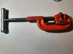 Rigid 2A/202 Heavy Duty No. 1-2 Pipe Cutter Tool 1/8 in To 2 in