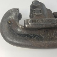 RIDGID #202 HEAVY DUTY 1/8&Prime; TO 2&Prime; WIDE ROLL PIPE CUTTER &ndash; USED SHOP TOOL