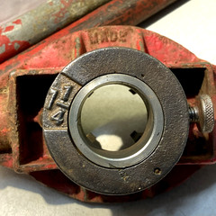 Vintage REED Mfg. Co. Pipe Threader No. 2 1/2&Prime; Length 37.5 inches. Made in USA