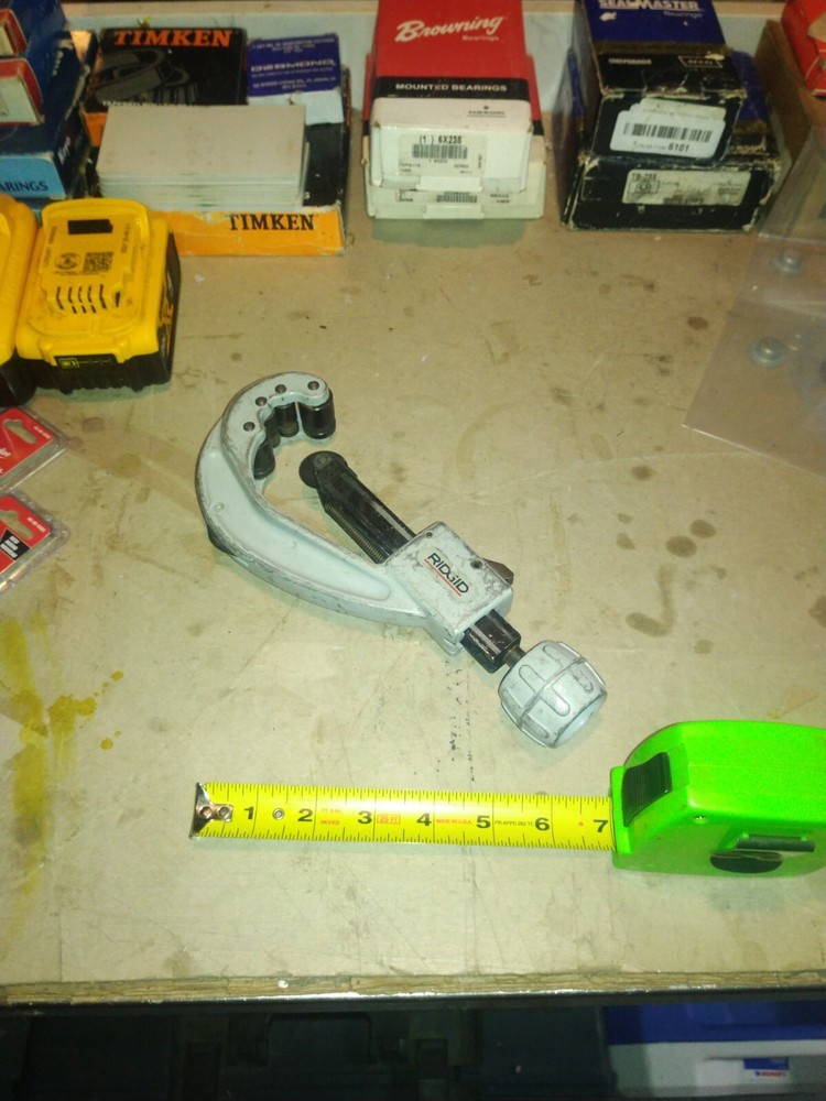 1) Used/New &ldquo;Ridgid&rdquo; # 152 Pipe Cutter 1/4&Prime; &ndash; 2-5/8&Prime; OD. Quick Adjust Lever.