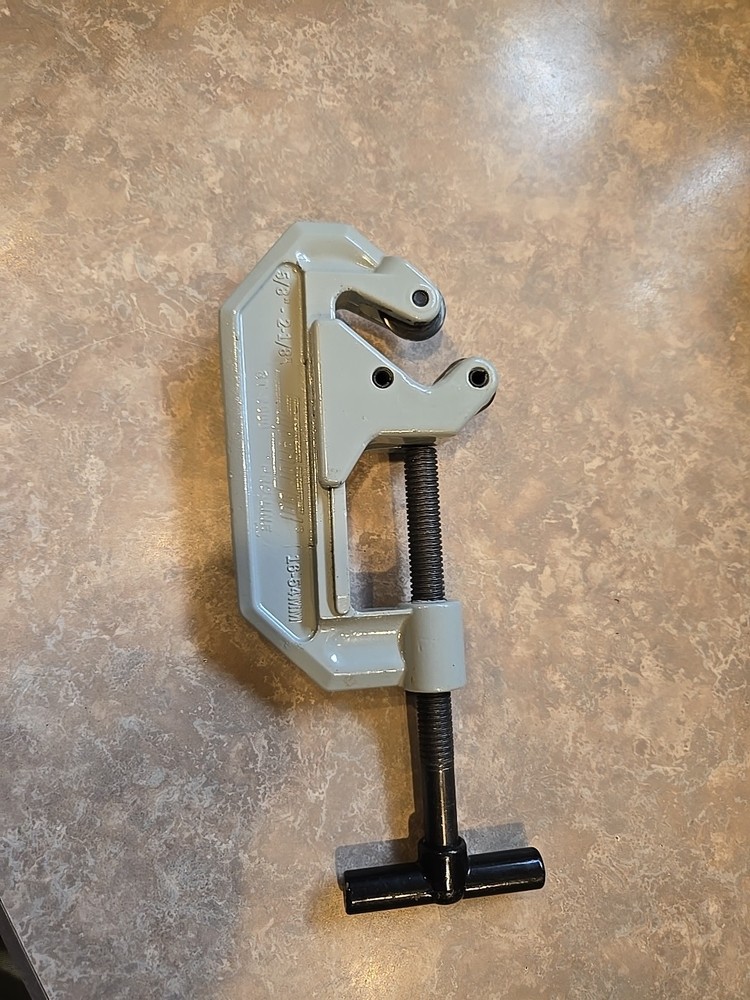 ST-2000 Pipe Cutter Superior 2-1/8&Prime; capacity 36878 5/8 &ndash; 2 1/8&Prime; Fast Shipping