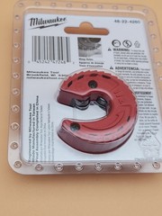 Milwaukee 48-22-4260 1/2&Prime; Close Quarters Tubing Cutter NEW