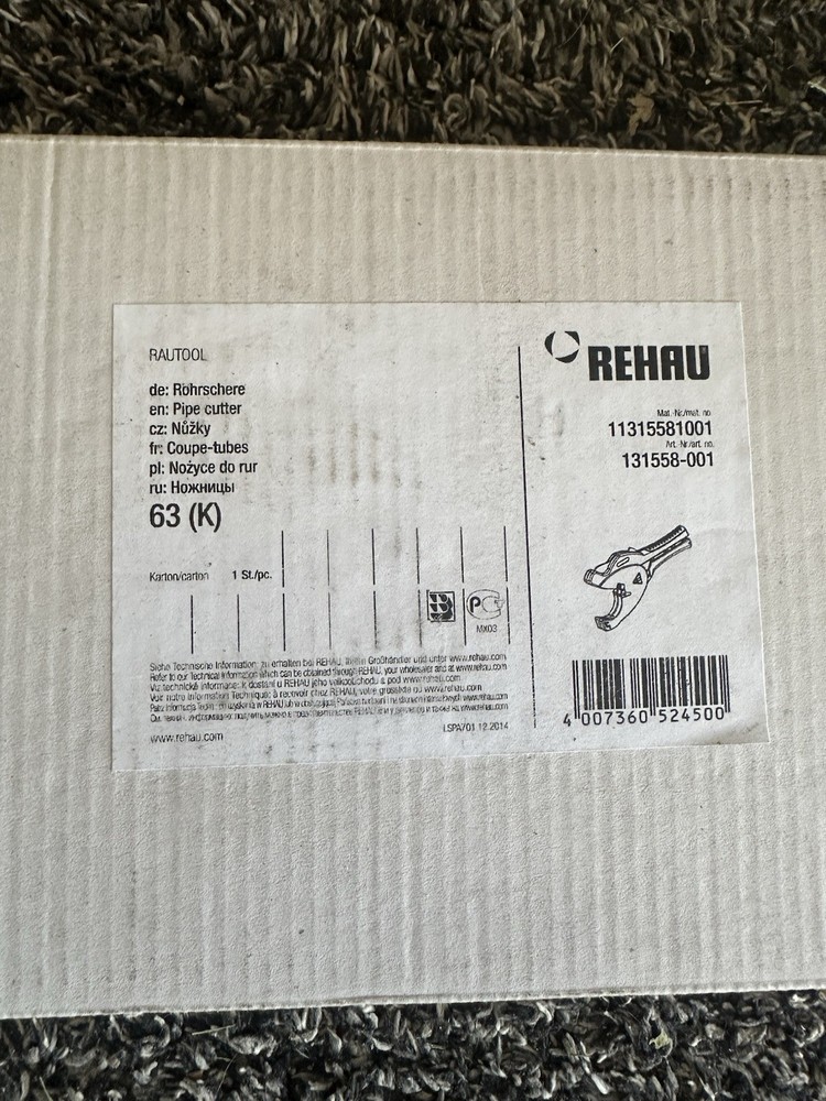 REHAU RAUTOOL 63 (K) Ratchet Pipe Cutter Shears, Max 2-1/2 in (63mm)