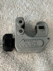 Ridgid 101 Close Quarters Pipe Tube Cutter 1/4&Prime; to 1 1/8&Prime; (6 to 28mm)