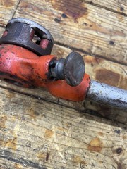 RIDGID 00-R Manual Pipe Threader with 1/2 in NPT Die Head, Right Hand