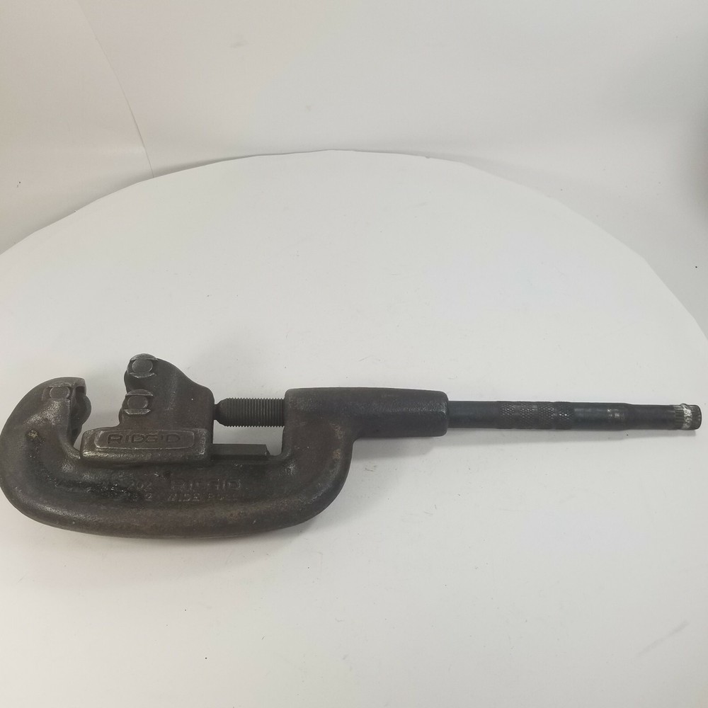 RIDGID #202 HEAVY DUTY 1/8&Prime; TO 2&Prime; WIDE ROLL PIPE CUTTER &ndash; USED SHOP TOOL
