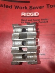 Ridgid 535 Pipe Bolt Threader Chuck Jaws and Inserts D475-2 43900