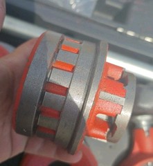 RIDGID 36475 12-R 1/2&Prime;-2&Prime; NPT Exposed Ratchet Pipe Threader Set Used