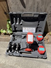 (RI4) RIDGID 100-B Press Tool W3). Jaws 1/2&Prime; &ndash; 3/4&Prime; &ndash; 1&Prime;And 2 Batterie No Charge