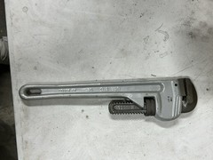ALUMINUM PIPE WRENCH 14&Prime; (ALUMINUM HANDLE, STEEL JAWS) straight pipe wrench