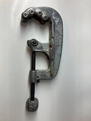 RIDGID #134 TUBING CUTTER 1 1/8&Prime; &ndash; 4 1/2&Prime; CAPACITY
