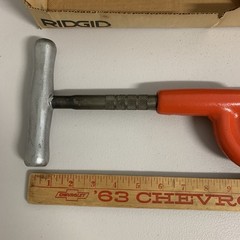 RIDGID No. 1-2 Screw Feed Pipe Cutter 1/8 in to 2 in Capacity
