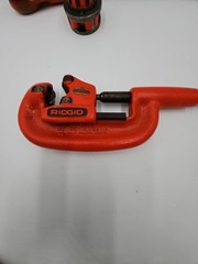 Ridgid 12-R 1/2&Prime; and 3/4&Prime; Pipe Threader Dies Ratchet & Cutter No 2A 1/8&Prime; To 2&Prime;