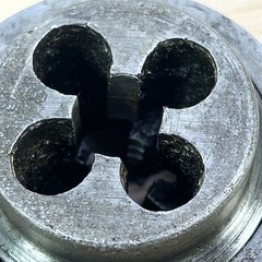 GTD Little Giant 3/8&rdquo; NC 16 2-3/4&rdquo; Size Adjustable Threading Die Insert Collet