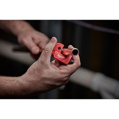 Milwaukee 48-22-4251 1&Prime; Chrome Roller Mini Copper Tubing Cutter w/ Extra Blade