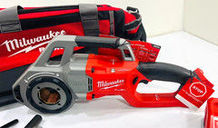 Milwaukee M18 FUEL Compact Pipe Threader Kit 2870-22 in a PACKOUT TOOL BAG