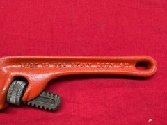 NYE Tool Heavy Duty Offset Pipe Wrench, 8&Prime;, 1&Prime; Capacity, Steel Vintage!
