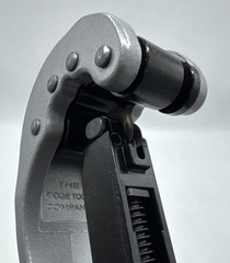 Ridgid 31642 Model 152 Quick-Acting Tubing Cutter (1/4&Prime; &ndash; 2-5/8&Prime;)