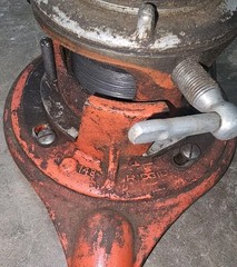 RIDGID No. 65-R, C-148-1, C-418 &ndash; 1&Prime; to 2&Prime; &ndash; Pipe Threader &ndash; w/ 2 Handles