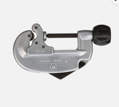 Ridgid 32935 #20 Tubing & Conduit Cutter with Heavy-Duty Wheel, 5/8&Prime; &ndash; 2-1/8&Prime;