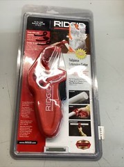 RIDGID 1-1/4 in. &ndash; 1-1/2 in. PTEC 3000 Plastic Tubing Cutter 41608 PTEC 3000 1B