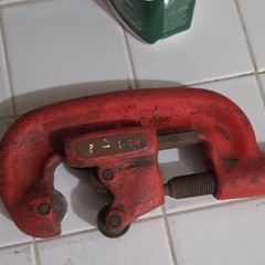 RIDGID No. 2A/202 (2A/202) Screw Feed Pipe Cutter, 1/8 in to 2 in