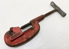 **GENUINE** RIDGID 32820 Heavy Duty Screw Feed Pipe Cutter 1/8in to 2in **USED**