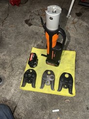 VEVOR PZ-1550 1/2&Prime;3/4&rdquo;-1&Prime; Pro Press Tool 18V w/ 3 Jaws & 2x 4AH Batteries!