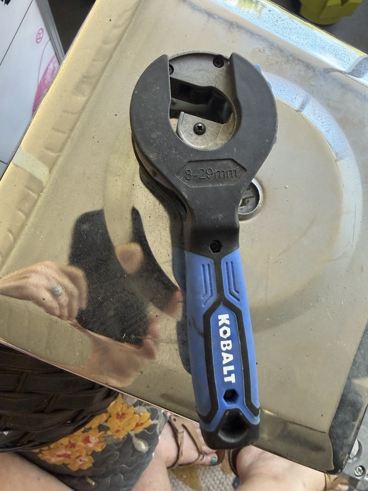 KOBALT ratcheting Pipe Cutter (Copper, Brass And Aluminum) 5/16&Prime; &ndash; 1 1/8&rdquo;