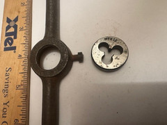VINTAGE 7MM (M7 X 1.0) ROUND DIE + 9&Prime; STEEL 1&Prime; RND DIE HOLDER WRENCH