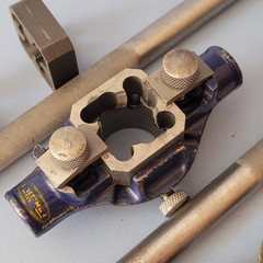Craftsman solid 3-die pipe-threading set in original box R-5524