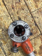 RIDGID 00-R Manual Pipe Threader with 1/2 in NPT Die Head, Right Hand