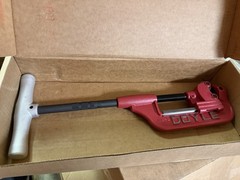 DOYLE Screw Feed Pipe Cutter 1/8 in to 2 in Adjustable Heavy-Duty