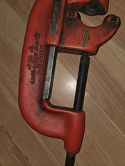 RIDGID 2&rdquo;-4&rdquo; 4S HEAVY DUTY PIPE CUTTER, 32840