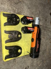 VEVOR PZ-1550 1/2&Prime;3/4&rdquo;-1&Prime; Pro Press Tool 18V w/ 3 Jaws & 2x 4AH Batteries!