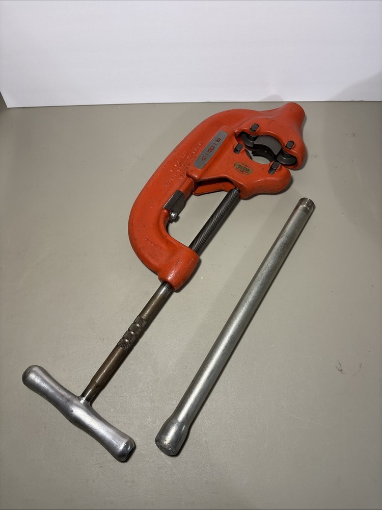 Ridgid 44-S Four Wheel Pipe Cutter 2 1/2&Prime; to 4&Prime; Made in USA Excellent Condition