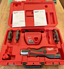 MILWAUKEE M12 FORCE LOGIC PRESS TOOL KIT WITH 3 JAWS #2473-22 *SLIGHTLY USED*