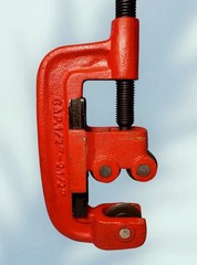 NEW OUT OF BOX NO 2 PIPE CUTTER CUTS UP TO 2-1/2&Prime; BY PITTSBURGH