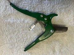 Green Line PVC Pipe Cutter 1-5/8&Prime; Heavy-duty Ratcheting Cutting PVC PEX Plastic