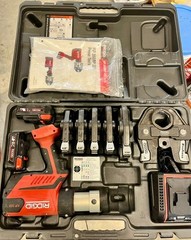 RIDGID RP 350 PRESS TOOL KIT &ndash; 1/2&Prime;-2&Prime; JAWS, 2 BATTERIES, CHARGER