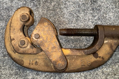 Vintage No. 2S Pipe Tubing Cutter Heavy Duty Cast Iron Plumbing Tool