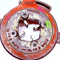 Ridgid 811A Universal Quick-Opening Die Head, 1/8th-2&Prime; Pipe, 1/4-2&Prime; Bolt