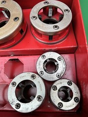 ROTHENBERGER 70905 Manual Ratchet Pipe Threader Set &frac12;&rdquo; to 2&rdquo; NPT